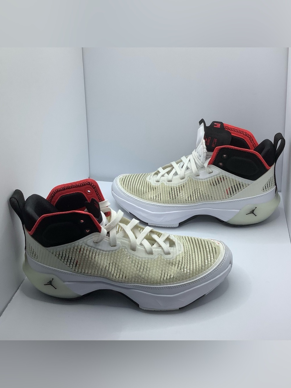 Nike Air Jordan Boy's Sneaker White/Black/Siren Red Size 7 Youth M